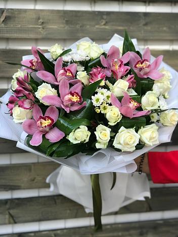 Букет цветов из: Розы и Хризантемы в Туртас