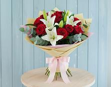 Букет цветов из:  Лилии и Розы в Туртас