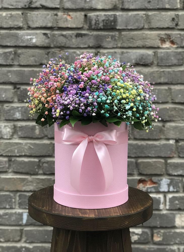Цветочная композиция из Гипсофила и Розы в шляпной коробке в Туртас