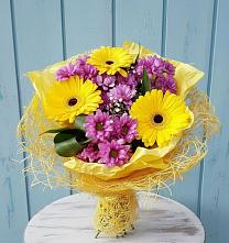 Букет цветов из:  Хризантемы и Герберы в Туртас