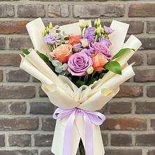 Букет цветов из:  Лизиантусы и Розы в Туртас