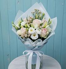 Букет цветов из:  Розы и Лизиантусы в Туртас