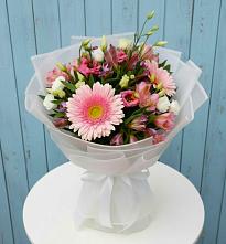 Букет цветов из:  Герберы, Альстромерии и Лизиантусы в Туртас
