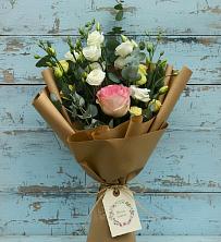 Букет цветов из:  Розы и Лизиантусы в Туртас