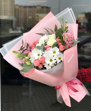 Букет цветов из: Розы, Лизиантусы и Хризантемы в Туртас