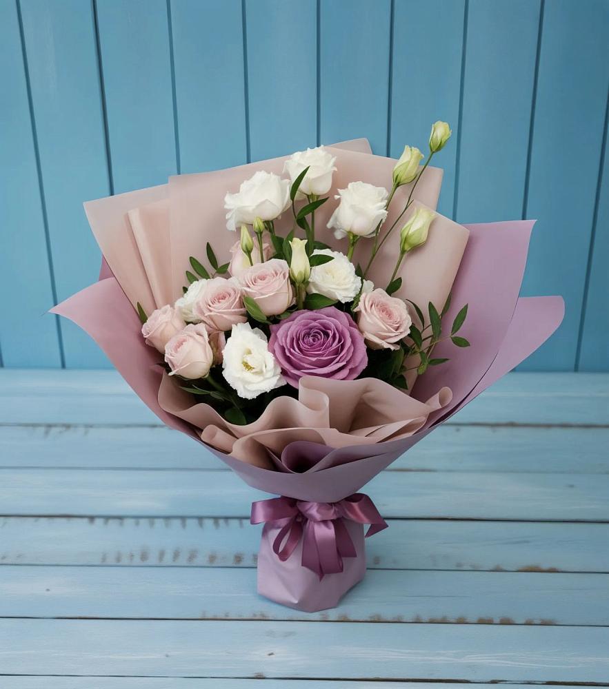 Букет цветов из: Розы и Лизиантусы в Туртас